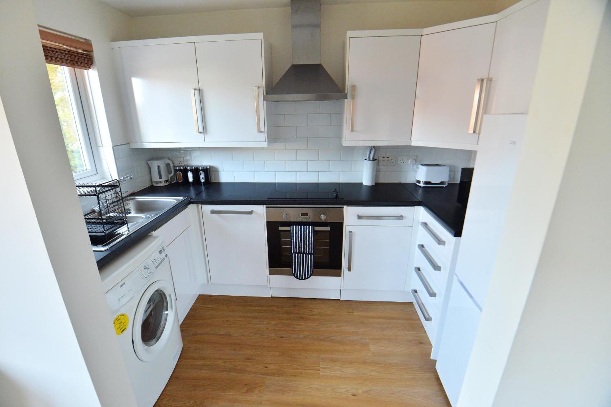 Stylish 2Br Flat - 2 Free Parking Spaces - Near Lgw Airport Crawley  Luaran gambar
